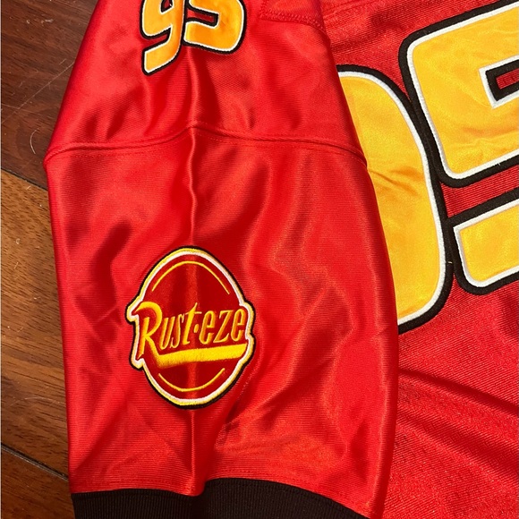 Disney’s CARS Vintage Piston Cup Race Champions “LIGHTNING MCQUEEN” - Picture 6 of 7